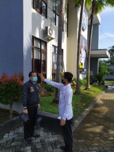 CEGAH COVID-19 BNNK BLITAR PERKETAT MASUK KANTOR