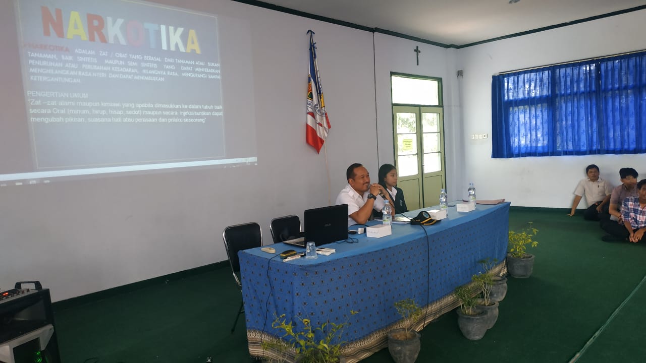 BNN KAB BLITAR BERSINERGI DENGAN LEMBAGA PENDIDIKAN UNTUK MEMERANGI NARKOTIKA BNN KAB BLITAR BERSINERGI DENGAN LEMBAGA PENDIDIKAN UNTUK MEMERANGI NARKOTIKA