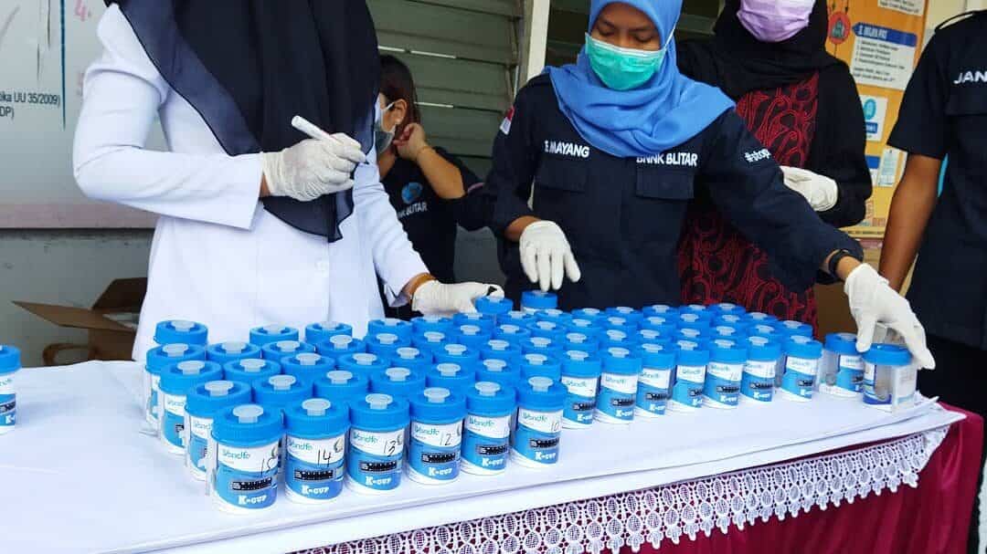 BNNK Blitar lakukan pemeriksaan Urine Warga Binaan Lapas IIB Blitar