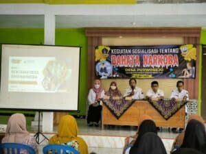 BNNK BLITAR MEMBERIKAN WAWASAN P4GN KEPADA PARA REMAJA DAN ORANG TUA DI DESA PURWOREJO KEC. WATES.