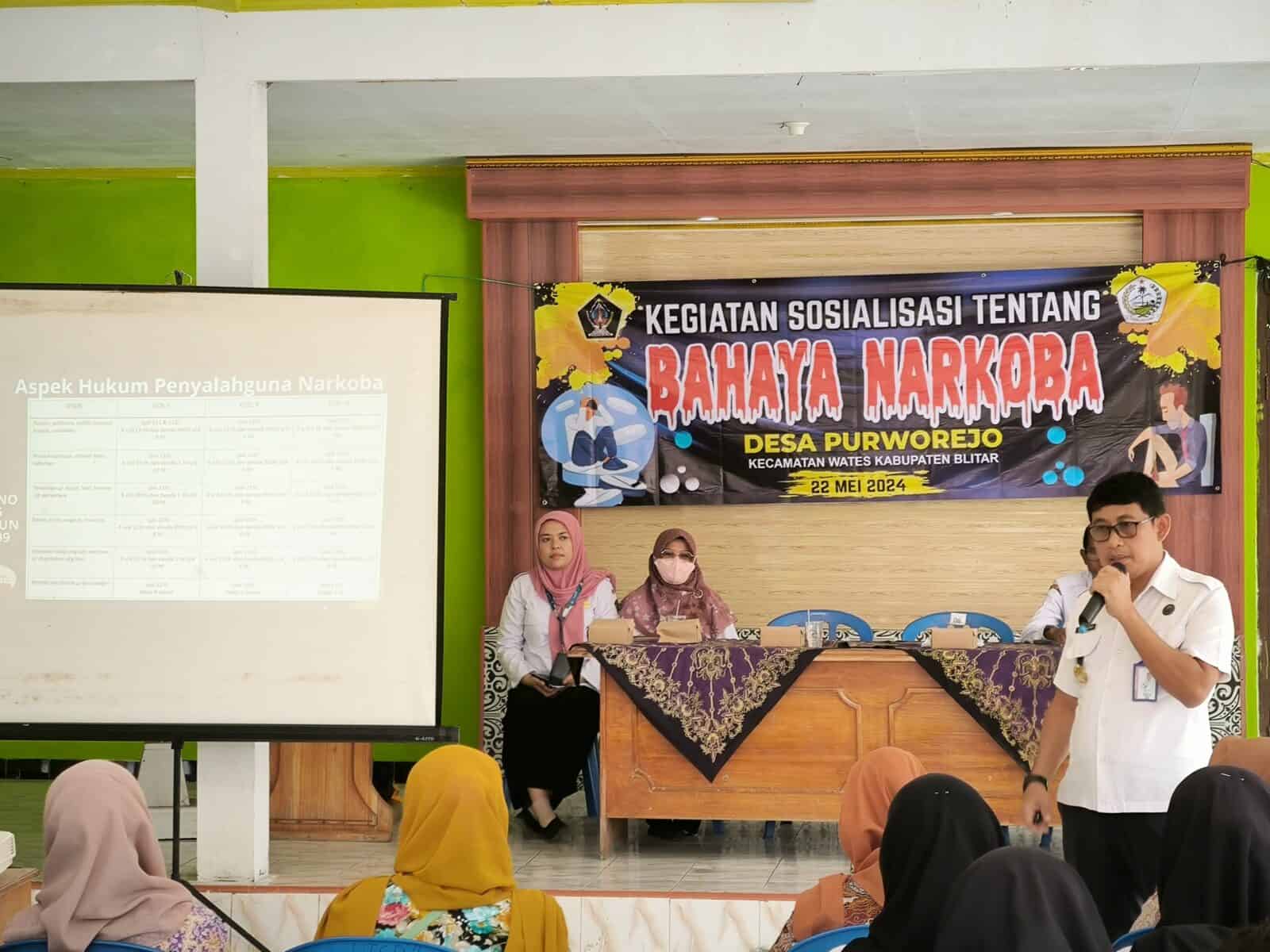 BNNK BLITAR MEMBERIKAN WAWASAN P4GN KEPADA PARA REMAJA DAN ORANG TUA DI DESA PURWOREJO KEC. WATES.